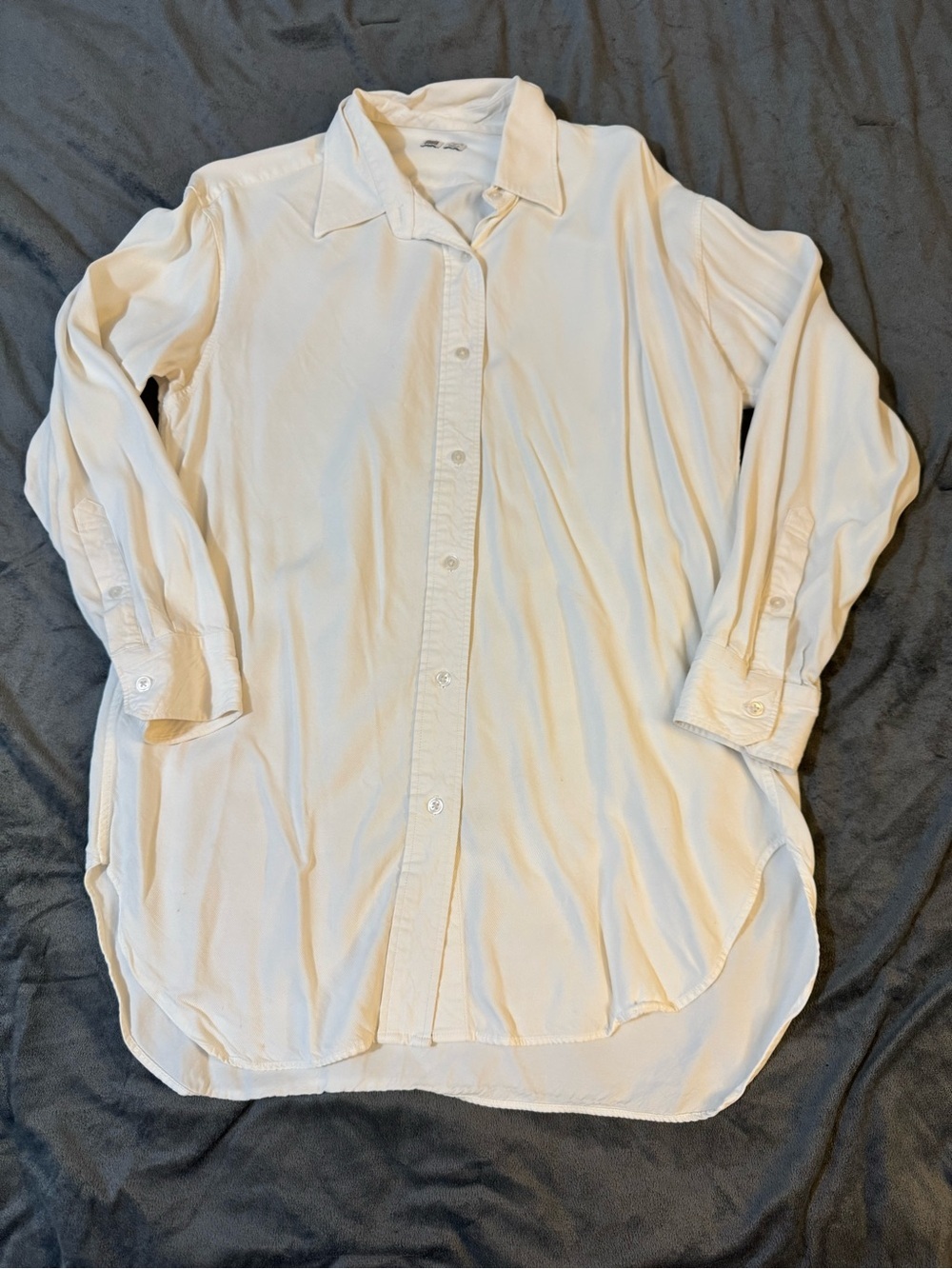 🌟5 for $25 | Uniqlo Cream Button-Down Long Sleeve Shirt
#1421